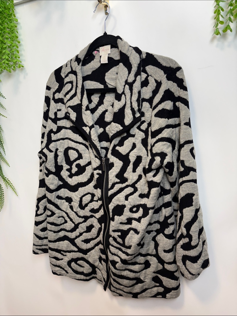 Chico's Black & Gray Patterned Zip-Front Teddy Jacket
